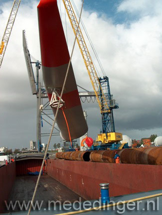 Transport van 53 meter langewindmolenwiek
